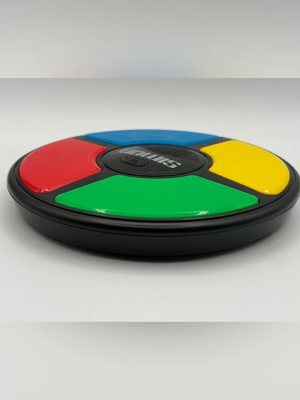 Hasbro Simon Says Electronic Memory Game Classic Toy Sound & Lights -Tested 2019